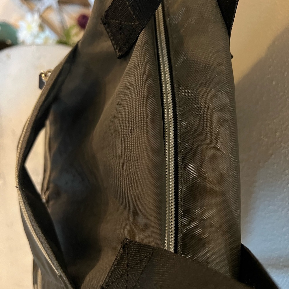 Biaggi Zipsak Boost! Handbag Expands to Travel Tote - Picture 3 of 9